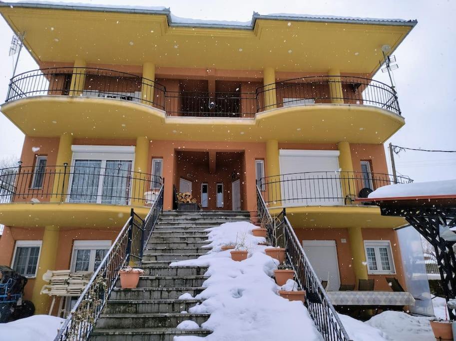 Cozy Cottage For 4 Lávdhas المظهر الخارجي الصورة